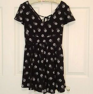 Super Cute L.A. HEARTS Floral Romper 🌼🌼